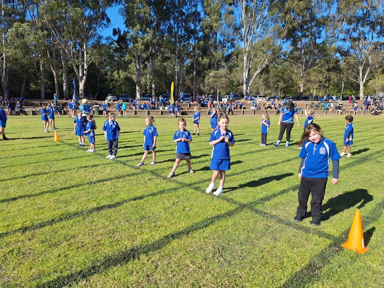 kindergarten students getting ready to run at the annual athletics carnival